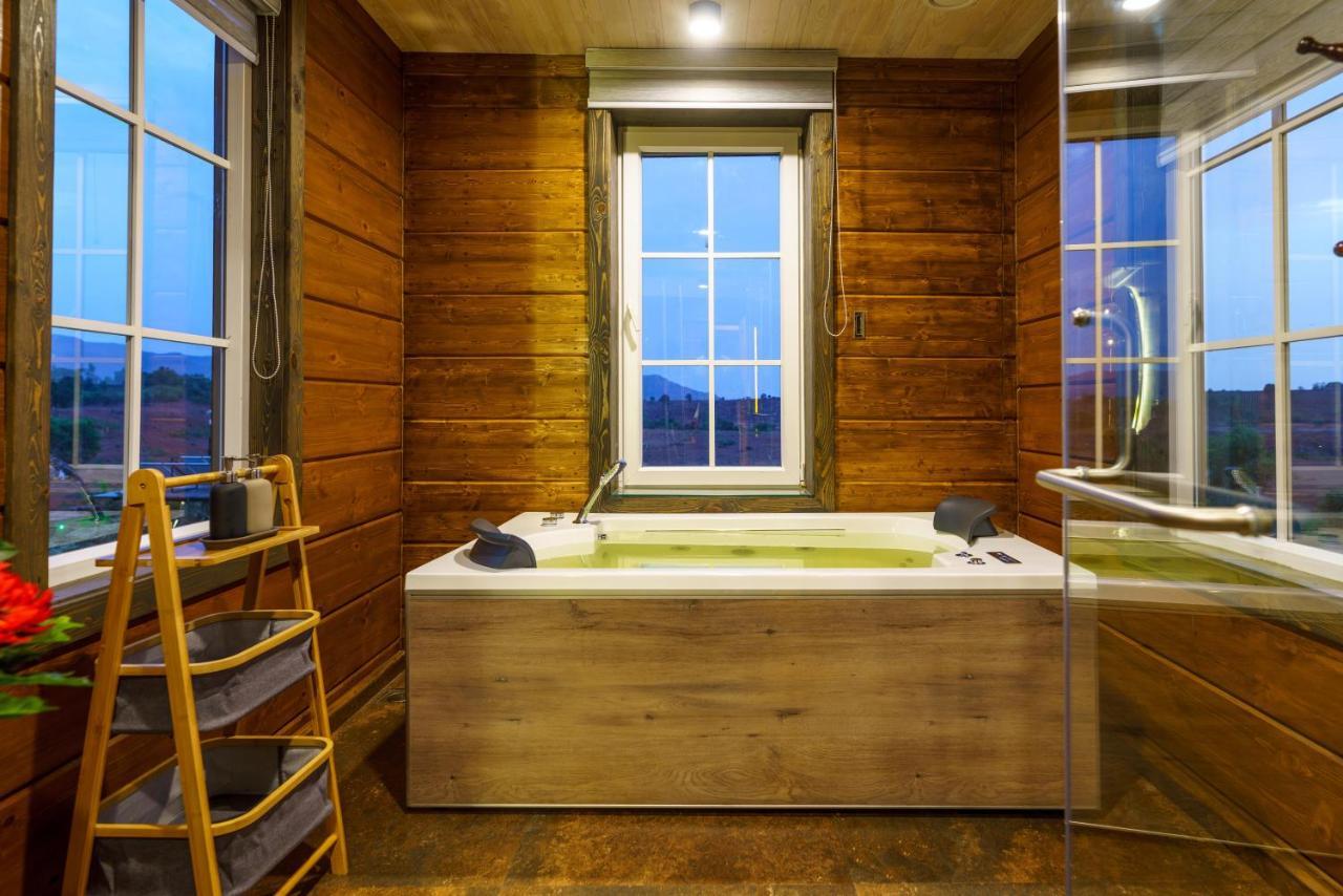 Ama Stays & Trails Chalet 1228 - Kusur, Kamshet Lonavala Ngoại thất bức ảnh